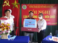 Đoàn trường THPT Nông Sơn thực hiện Chương trình trao học bổng “Thắp sáng ước mơ”, học bổng “Tiếp sức đến trường” năm 2021 – 2022