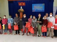 Tuổi trẻ Quế Lộc chăm lo tết cho trẻ em và người có hoàn cảnh khó khăn tại địa phương