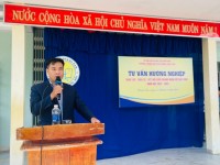Đoàn trường THPT Nông Sơn phối hợp tổ chức ngày hội tư vấn hướng nghiệp năm học 2022-2023