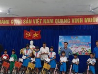 Sơn Viên tổ chức trao học bổng cho học sinh