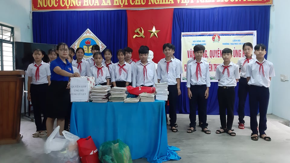 Đoàn xã Ninh Phước quyên góp ủng hộ đồng bào bị thiệt hại do mưa lũ
