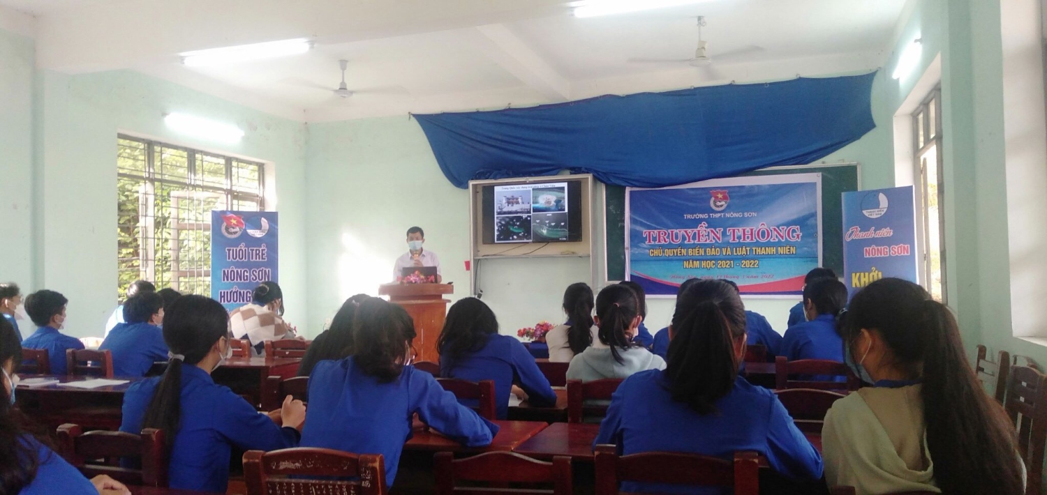 Đoàn trường THPT Nông Sơn tuyên truyền bảo vệ chủ quyền biển đảo Việt Nam