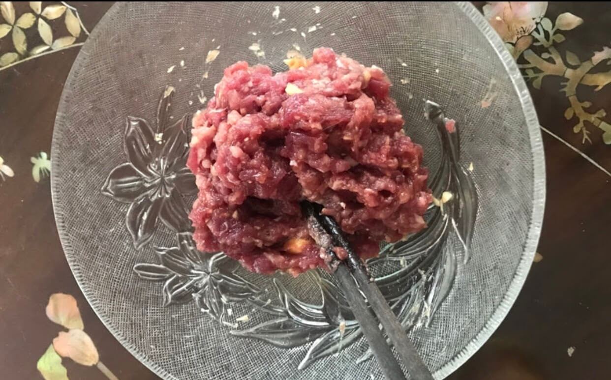 Bước 2 ướp thịt bò viên
