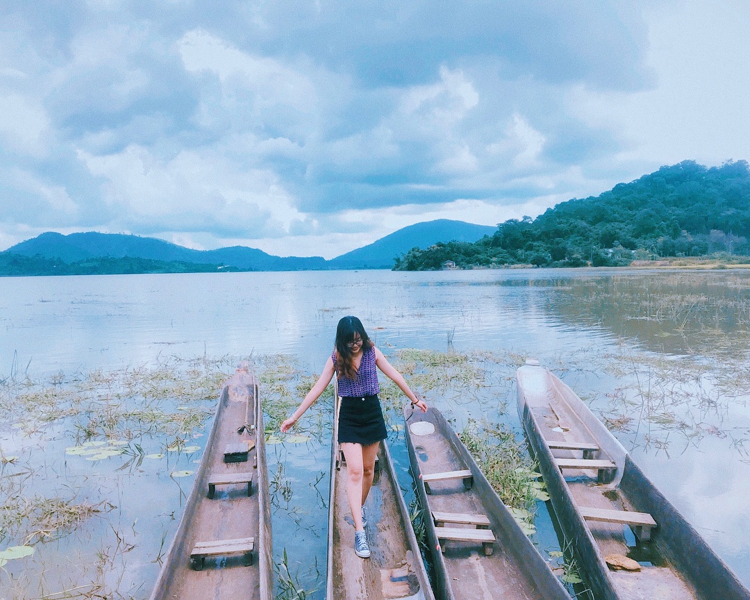 Thử đi thuyền ngắm cảnh