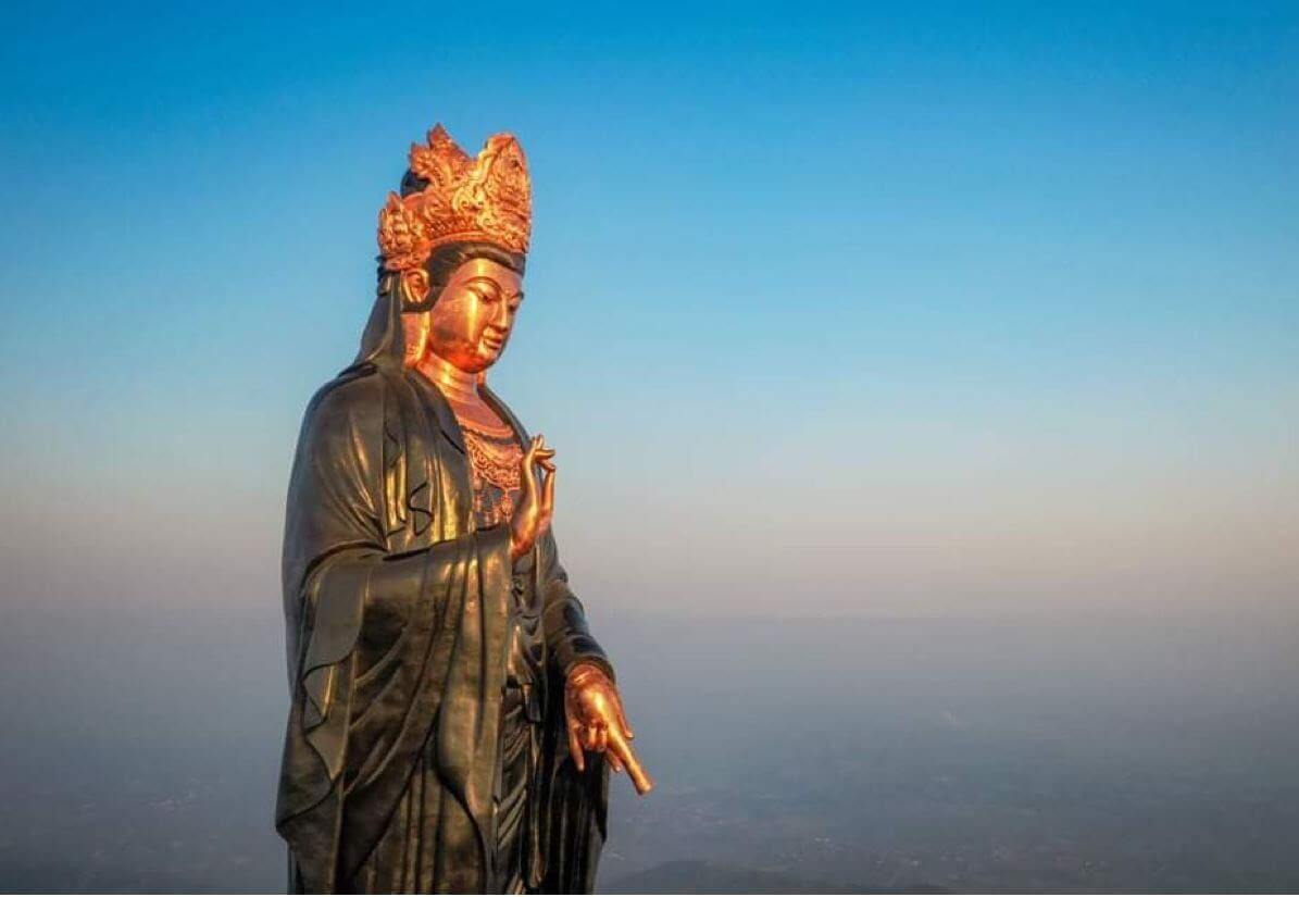 Tượng Phật Bà cao nhất Châu Á trên đỉnh núi Bà Đen Tây Ninh