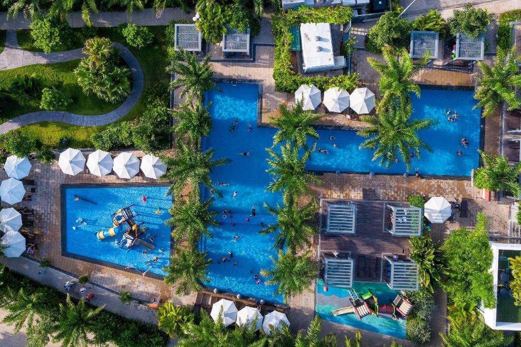 Review 13 Resort Hạ Long đẹp gần biển có bãi tắm riêng