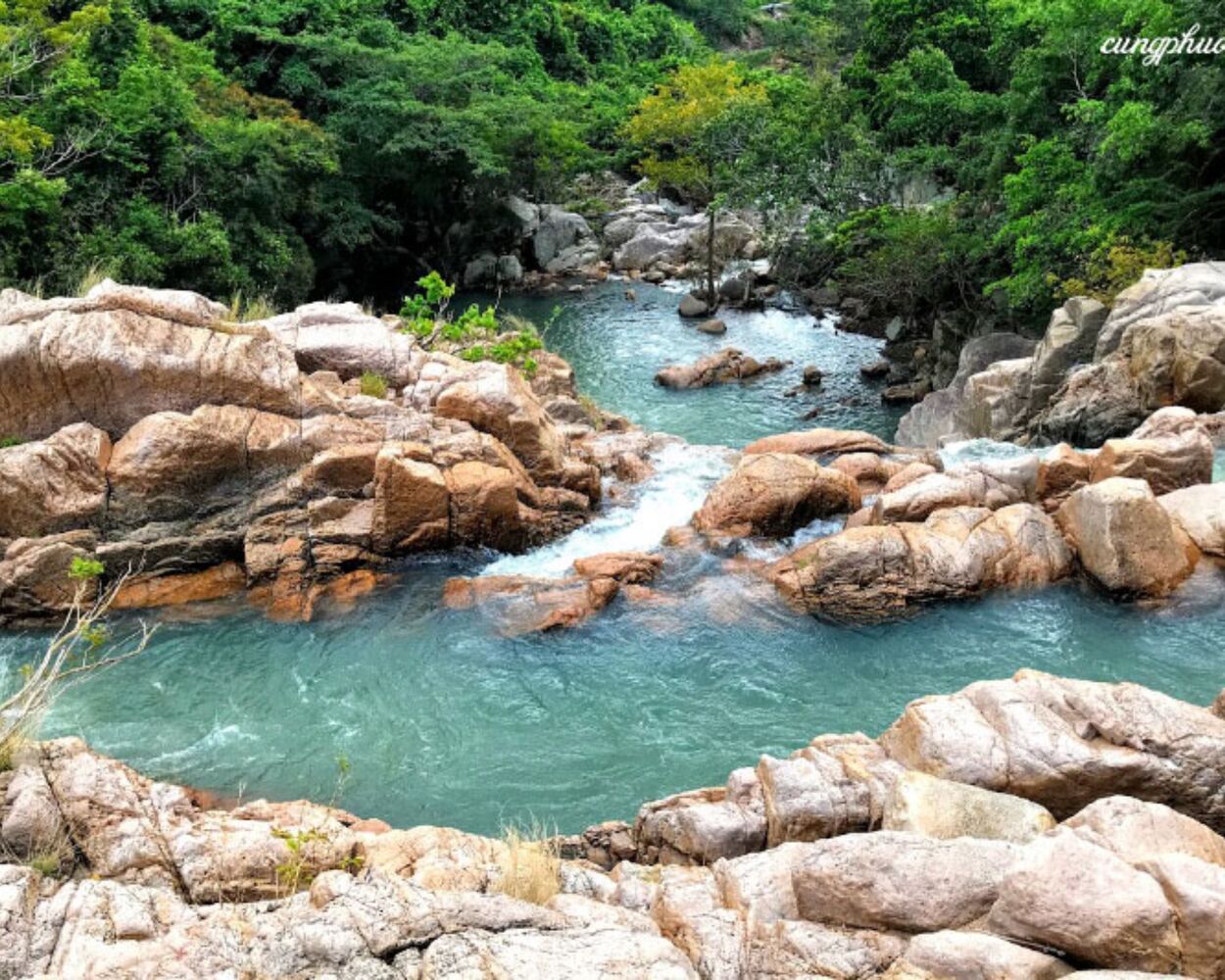 resort vinh hy 11 1