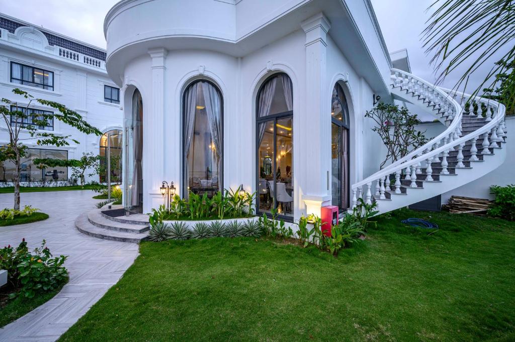 Seaside Boutique Resort Quy Nhơn - Vẻ đẹp tân cổ điển độc đáo