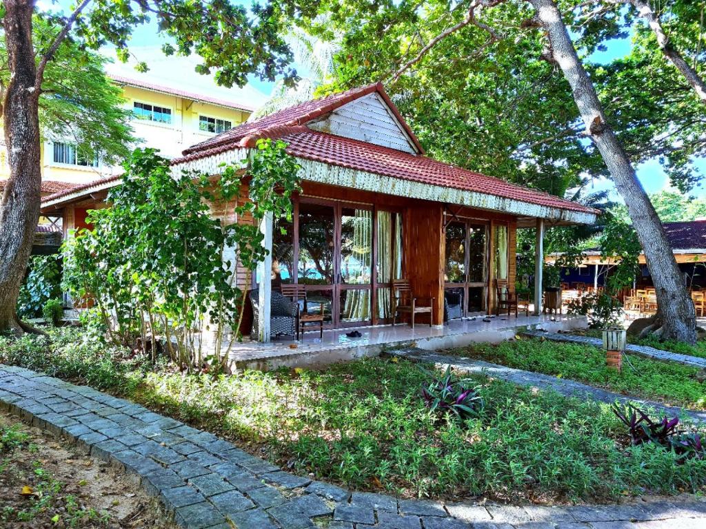tan son nhat con dao resort 4