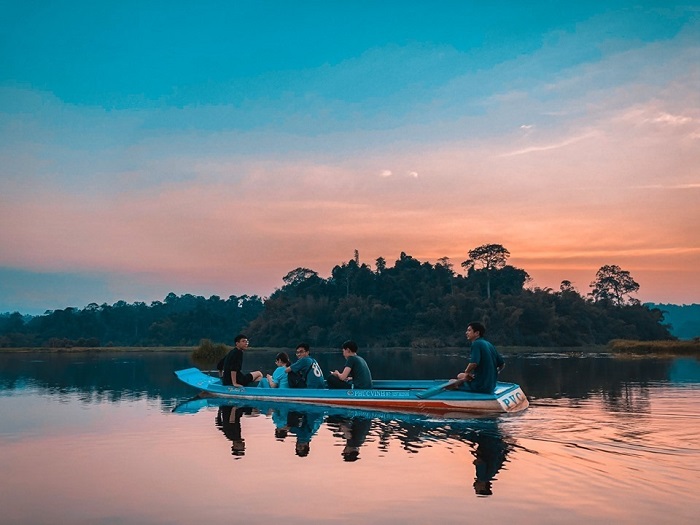 Khám phá ở hồ Bàu Sấu