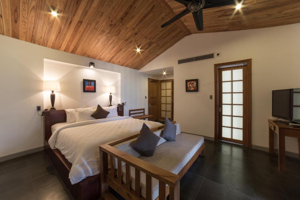 vedana lagoon resort spa 15