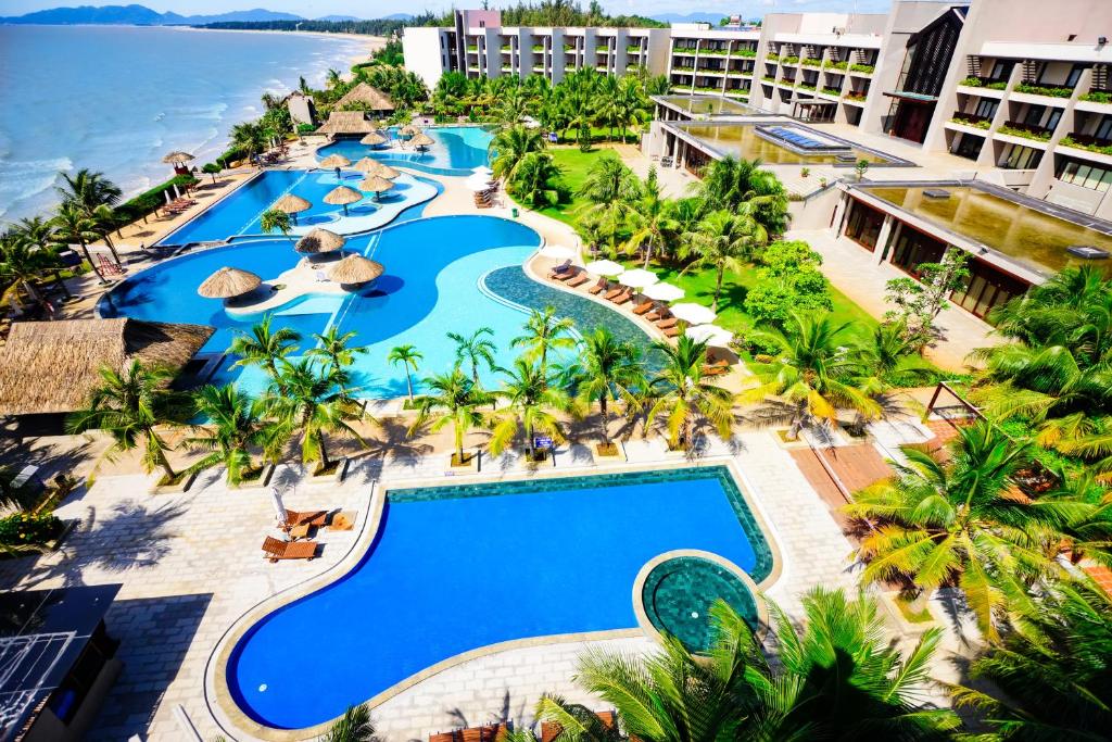Vietsovpetro Resort - Vẻ đẹp ngọc ngà cạnh biển Hồ Tràm