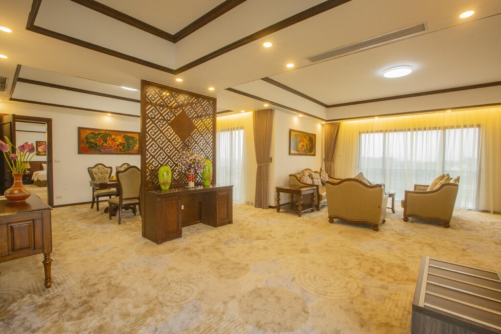 Westlake Hotel & Resort Vinh Phuc - Tòa lâu đài sang trọng