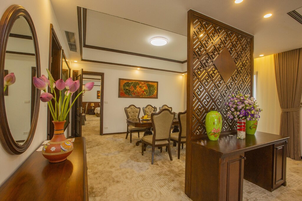 Westlake Hotel & Resort Vinh Phuc - Tòa lâu đài sang trọng