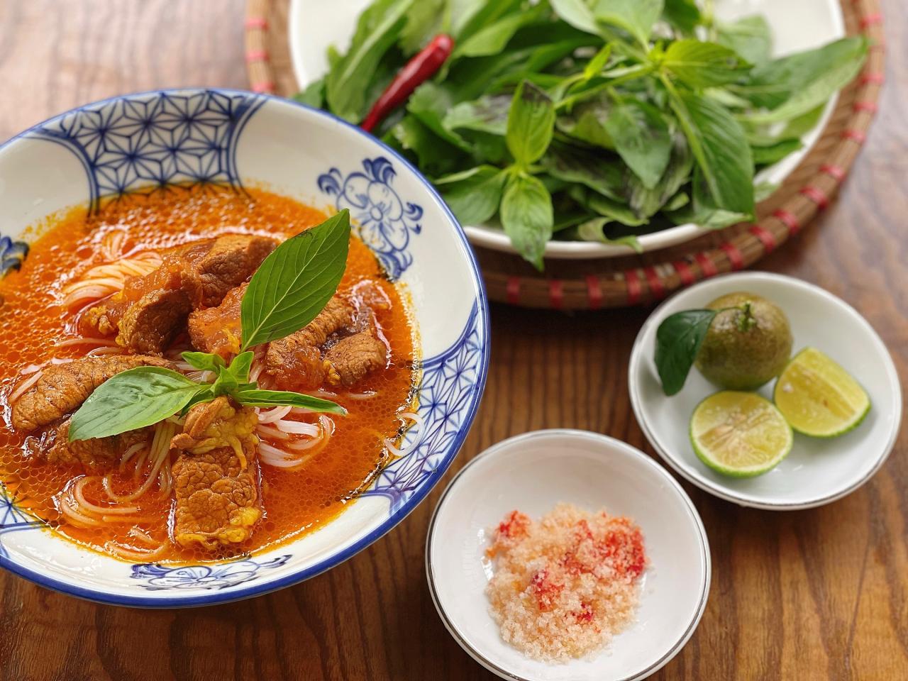 Đặc sản Bạc Liêu là gì - Món bùn bò cay Bạc Liêu