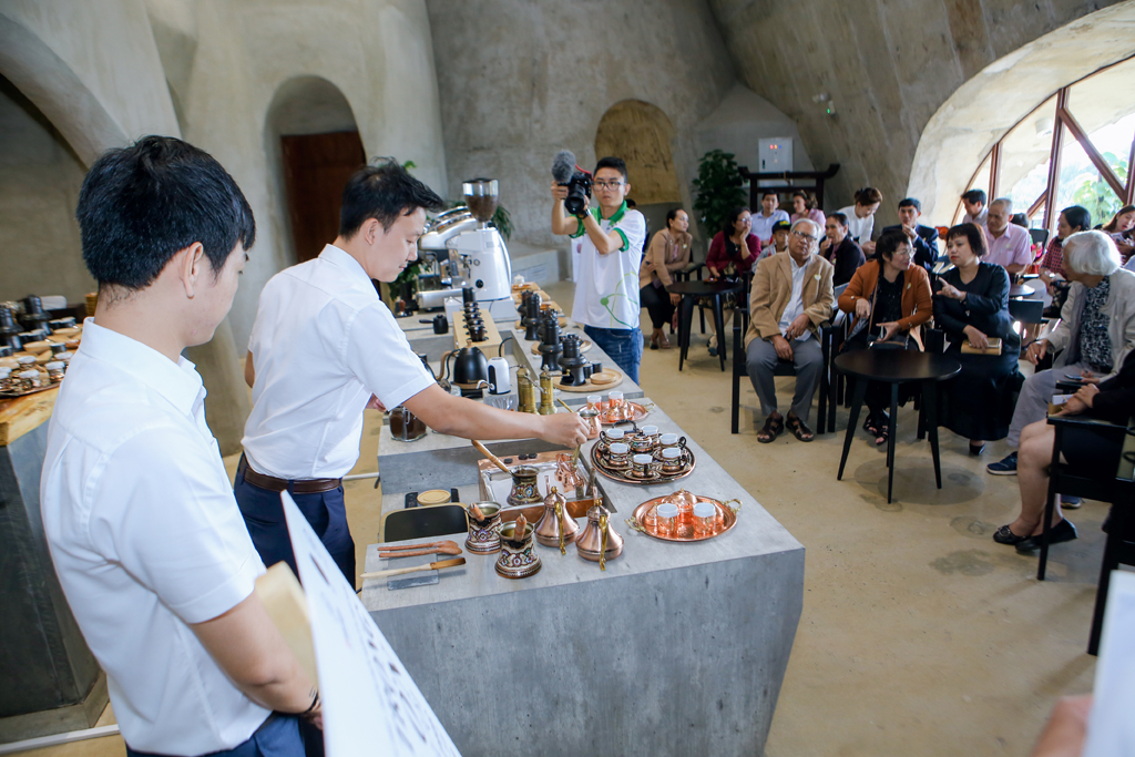 Trải nghiệm thưởng thức cà phê hiện đại - sang trọng ở Bảo tàng thế giới cafe Buôn Ma Thuộc