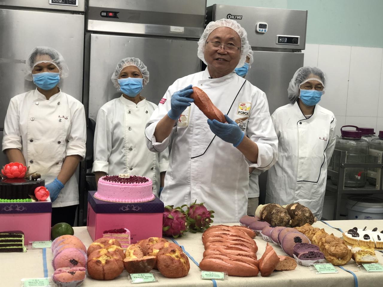 Bánh mì thanh long - Một trong những ý tưởng sáng tạo về ẩm thực tạo nên hiện tượng