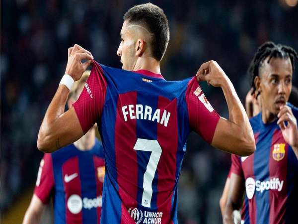 Cầu thủ Ferran Torres - Tài năng trẻ sáng giá của Tây Ban Nha