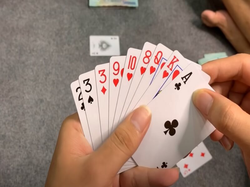 Cách Đọc Bài Đối Thủ Trong Phỏm Và Chiến Thuật Chơi Hiệu Quả