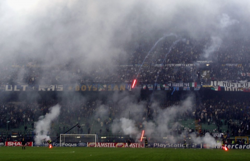 Hooligan là gì? Tìm hiểu thuật ngữ "hooligan" trong bóng đá