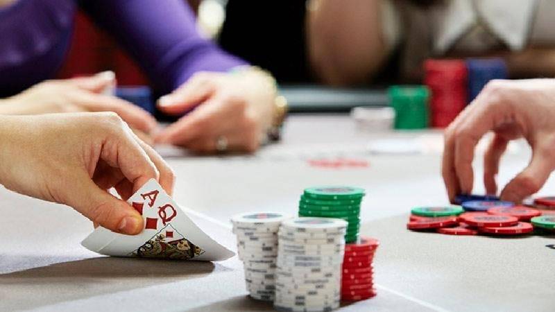 Steal Poker Là Gì? Kinh Nghiệm Chơi Hiệu Quả Từ Cao Thủ