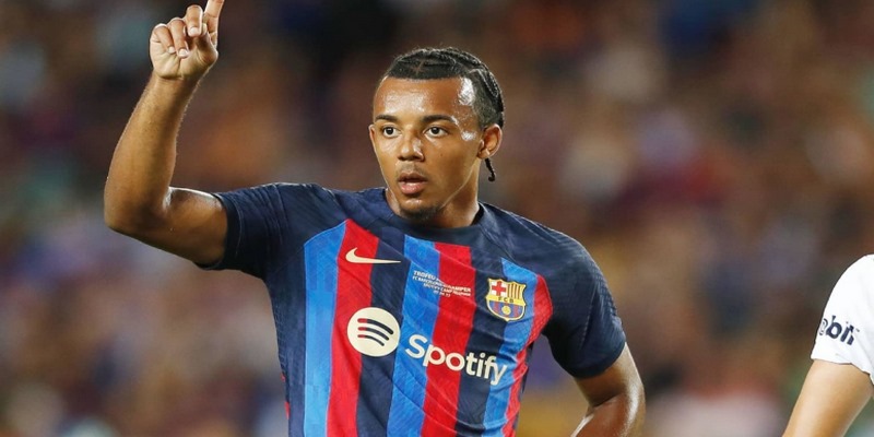 Tiểu Sử Cầu Thủ Jules Kounde - 129pps