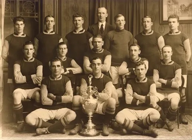 Burnley vô địch quốc gia Anh mùa giải 1920-1921