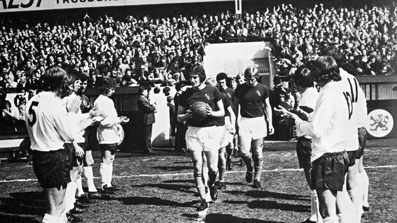 Lịch sử thăng trầm của Burnley FC