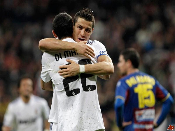 CR7 cảnh báo Di Maria về gánh nặng của chiếc áo số 7 ở M.U